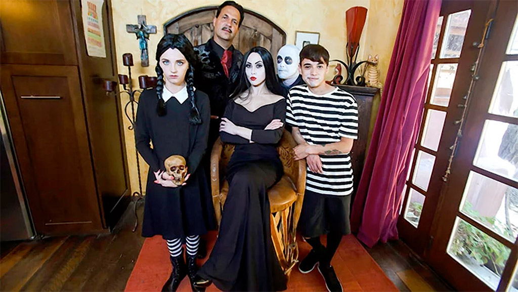 Porno Halloween 2019 con la famiglia addams