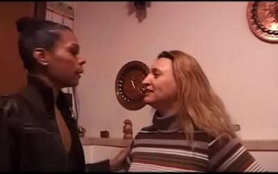 L’amica di mia madre è una troia!