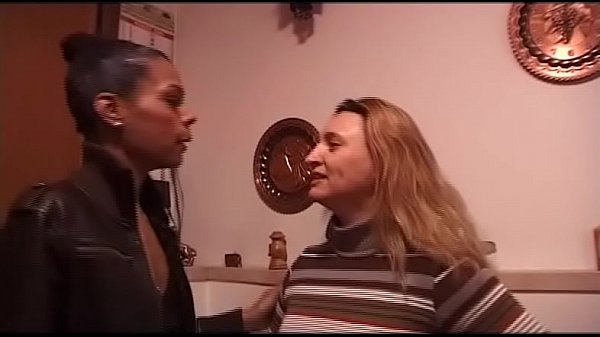 L’amica di mia madre è una troia!
